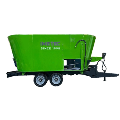 Trailed vertical feed mixer