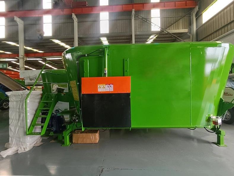 Vertical feed mixer 24CBM