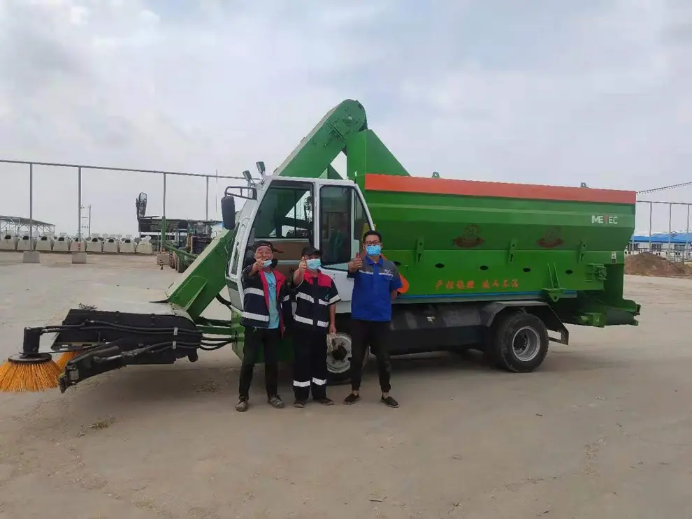 автомобиль для сбора излишков кормов